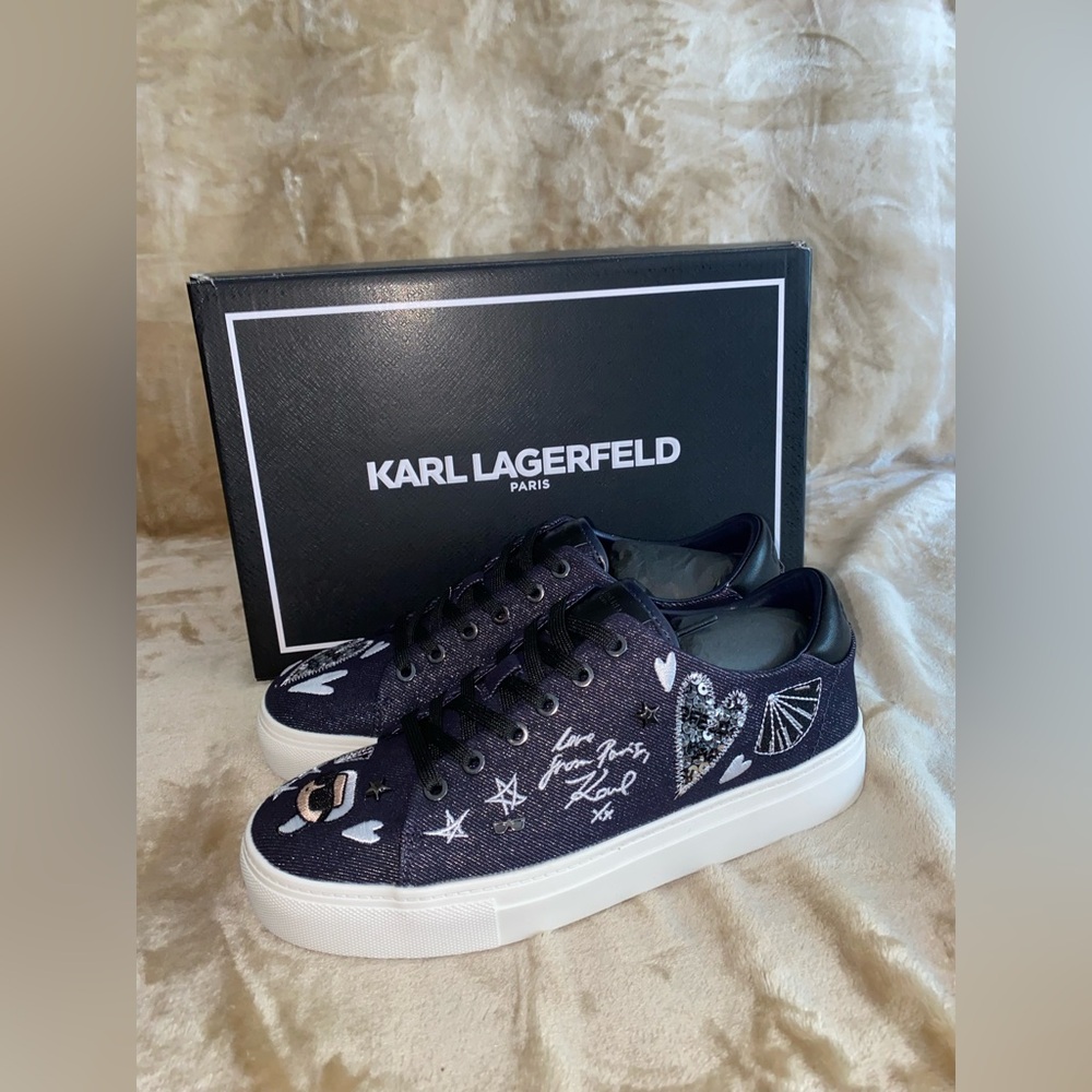 Karl Lagerfeld Cate Ikonic Navy and White Graphic Sneakers, Size 8.5, New in Box